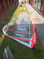 Neilpryde V8  6,5m2, Watersport en Boten, Windsurfen, Ophalen, Zo goed als nieuw, Minder dan 250 cm, Zeil