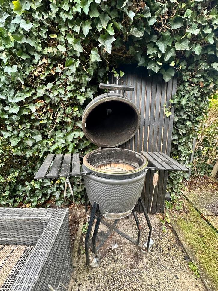 Kamado BBQ Pro met accessoires, Tuin en Terras, Houtskoolbarbecues, Gebruikt, Met accessoires, Ophalen of Verzenden