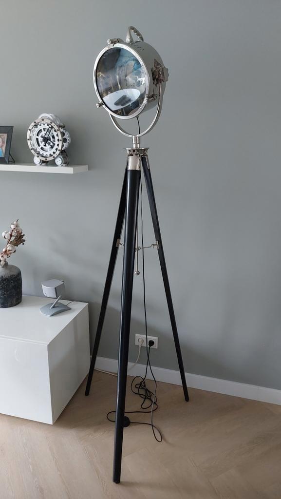 Eichholtz Shippers industriële driepoot theaterlamp, Huis en Inrichting, Lampen | Vloerlampen, Gebruikt, 150 tot 200 cm, Hout