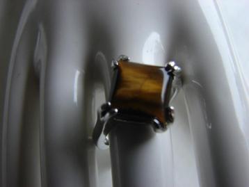 Nieuwe verzilverde ring met tijgeroog maat 19. beschikbaar voor biedingen