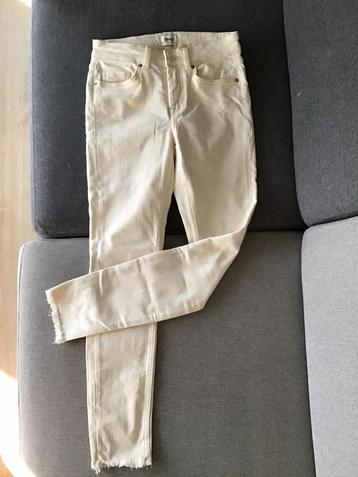 NIEUW, ONLY crèmekleurige skinny jeans, mt. S, lengte 32 beschikbaar voor biedingen