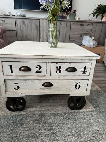 Bon prix Verrijdbare Salontafel met lades beschikbaar voor biedingen