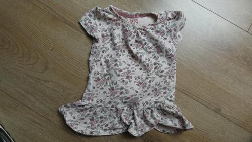 Zalmkleurig bewerkt jurkje van Z8, Kinderen en Baby's, Kinderkleding | Maat 92, Zo goed als nieuw, Meisje, Jurk of Rok, Ophalen of Verzenden