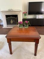 Antieke tafel met mooie poten., Ophalen