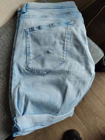 Heren korte jeans beschikbaar voor biedingen
