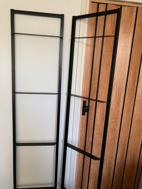 Mooie stevige zwarte stalen staanders voor (boeken)planken, Huis en Inrichting, Kasten | Boekenkasten, Gebruikt, 150 tot 200 cm