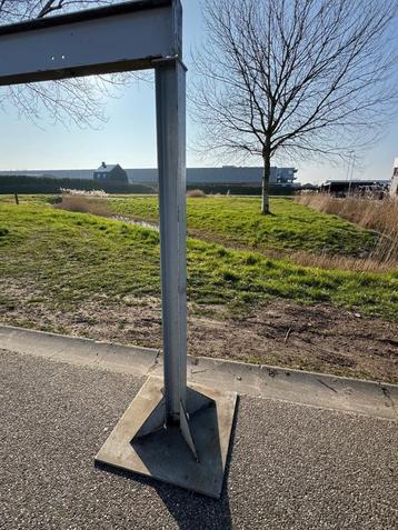 HEA 120 stalen balken met voetplaten - staanders - liggers  beschikbaar voor biedingen