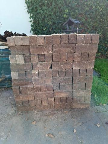 Gratis 330 klinkers 21x7x8 beschikbaar voor biedingen