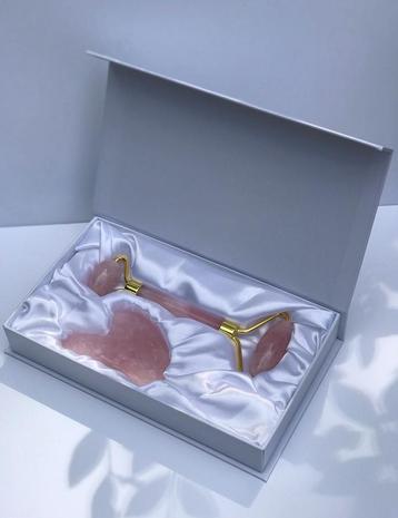 Rosekwarts gezichtsroller & gua sha set. NIEUW beschikbaar voor biedingen