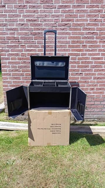 2 Aluminium Trolley  beschikbaar voor biedingen