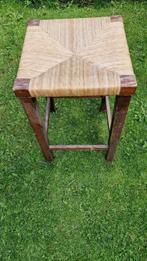 Vintage bar kruk met rieten / rotan zitting, Huis en Inrichting, Barkrukken, Hout, Ophalen of Verzenden, Zo goed als nieuw, 1 kruk