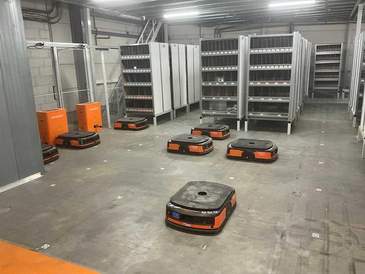 AGV Hikvision robotorderpickinstallatie, Zakelijke goederen, Machines en Bouw | Heftrucks en Intern transport, Orderpicker, Overige aandrijving