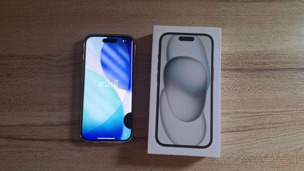 iPhone 15 256GB (VS, eSIM) - Schermdefect, Gebruikt, IPhone 15, Zwart, Zonder simlock