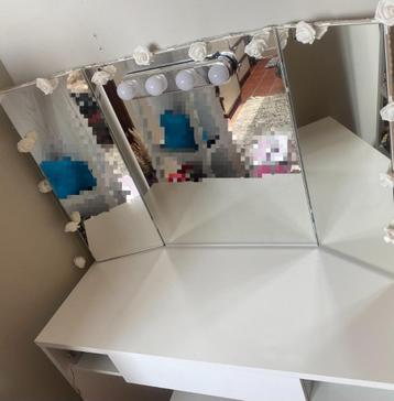 Kaptafel + krukje beschikbaar voor biedingen
