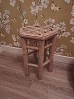 Bamboe tafeltje, Ophalen