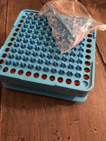 Capsule automaat om zelf capsules te vullen beschikbaar voor biedingen