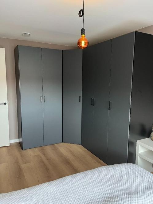 Kledingkast met veel opbergruimte, Huis en Inrichting, Kasten | Kledingkasten, Zo goed als nieuw, 200 cm of meer, 200 cm of meer