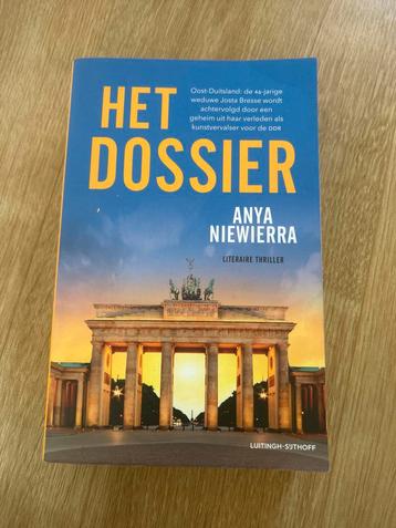 Het Dossier - Anya Niewierra beschikbaar voor biedingen
