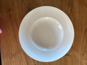 Diepe porseleinen borden (Rosenthal Groep Thomas) beschikbaar voor biedingen
