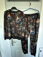 Zgan pyjama huispak bruin panterprint NEXT mt. 52/54 tall, Kleding | Dames, Huispakken, Ophalen of Verzenden, Zo goed als nieuw