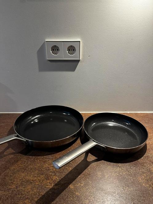Royal van Kempen koekenpannenset 28/24 cm, Huis en Inrichting, Keuken | Potten en Pannen, Gebruikt, Koekenpan of Braadpan, Rvs