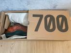 Yeezy 700, Ophalen of Verzenden, Nieuw