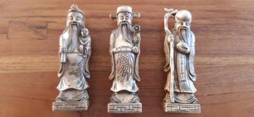 3 Chinees marmeren poortwachters met stempel op onderzijde beschikbaar voor biedingen