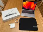 MacBook Pro 13″ (2017) + Sleeve – compleet + doos & lader, Computers en Software, Apple Macbooks, MacBook Pro, 2 tot 3 Ghz, Qwerty