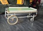 Vintage tafel (oud groen)met buizen frame op wielen., Antiek en Kunst, Ophalen