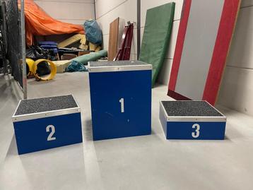 Podiumblokken/erepodium 1,2,3 beschikbaar voor biedingen