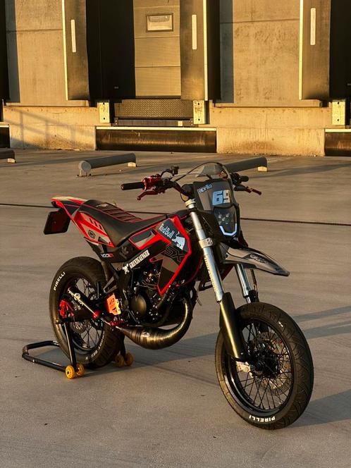 Aprilia sx50 2009, Fietsen en Brommers, Brommers | Derbi, Zo goed als nieuw, Maximaal 45 km/u, Ophalen