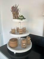 Grote houten etagère mooi wit  ronde bladen, Huis en Inrichting, Woonaccessoires | Etagères, Ophalen of Verzenden, Zo goed als nieuw