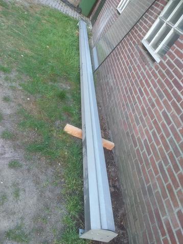 Te koop knikarm zonnescherm 600 cm lengte handbediend  beschikbaar voor biedingen