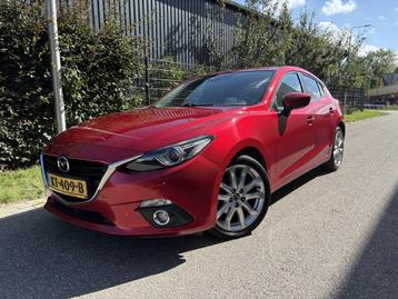 Mazda 3 2.0 GT-M / LEER / NAVI / CRUISE / STOELVERWARMING /  beschikbaar voor biedingen