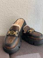 nieuwe warme gevoerde instappers, maat 37 - prijs 59,95 euro, Bruin, Instappers, Ophalen of Verzenden, Louis Vuitton