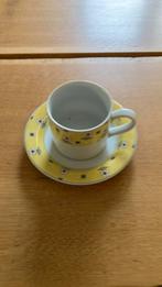 Laklain kop en schotel, Ophalen of Verzenden, Zo goed als nieuw, Porselein, Bestek