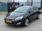 Opel Astra 1.6 Turbo Cosmo Clima Elektrische Ramen, Auto's, Opel, Voorwielaandrijving, Euro 5, 4 cilinders, Zwart