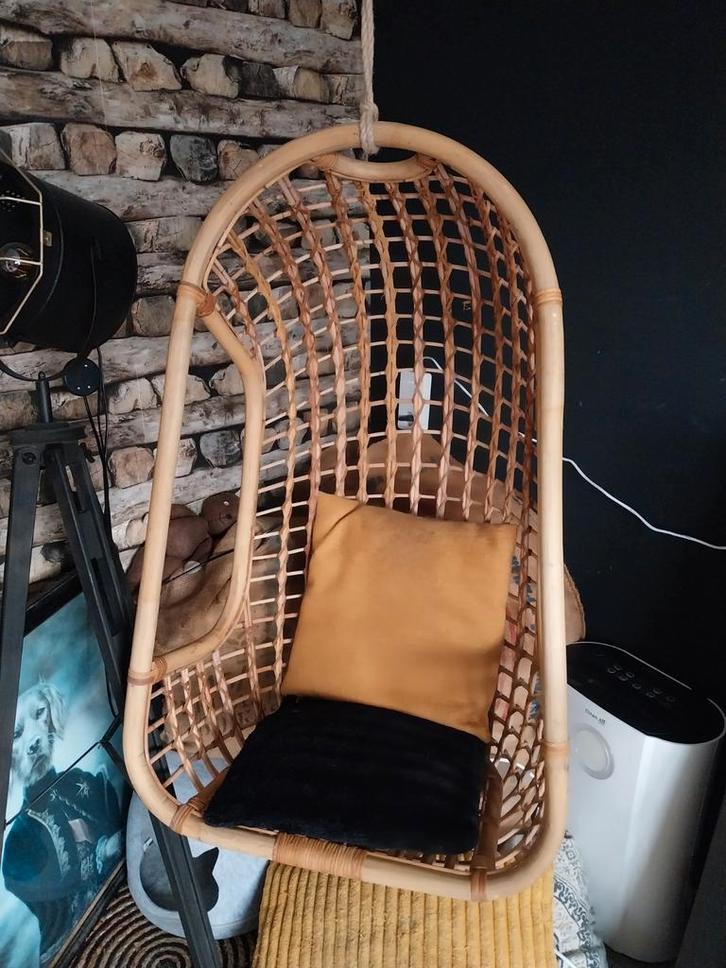 Rotan Hangstoel, Huis en Inrichting, Stoelen, Zo goed als nieuw, Eén, Bruin, Ophalen of Verzenden