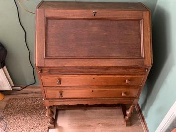 Secretaire beschikbaar voor biedingen