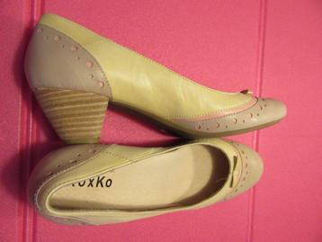 Nieuwe pumps maat 42 van Koxko met brogues motiefje erin beschikbaar voor biedingen