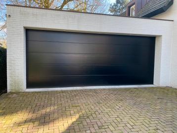 Hormann garagedeur elektrisch +2 handzenders . 600 cm breed