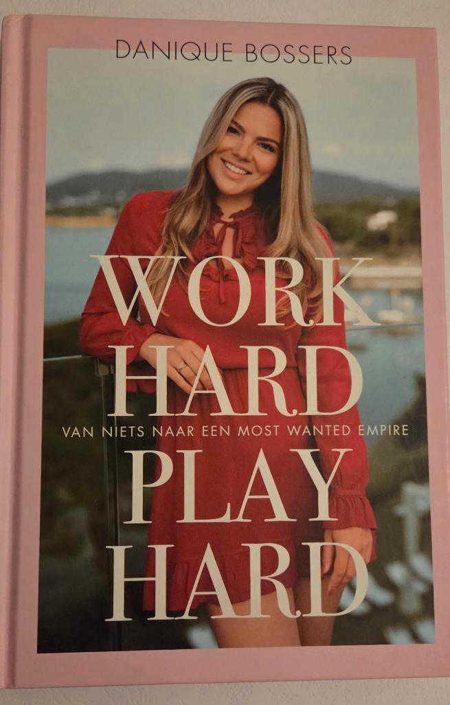 Boek work hard play hard, Boeken, Hobby en Vrije tijd, Zo goed als nieuw, Overige onderwerpen, Ophalen