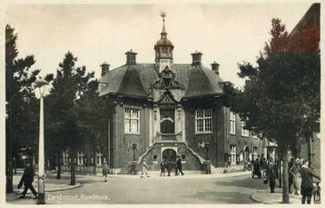 (380-270-021) Zandvoort Raadhuis beschikbaar voor biedingen