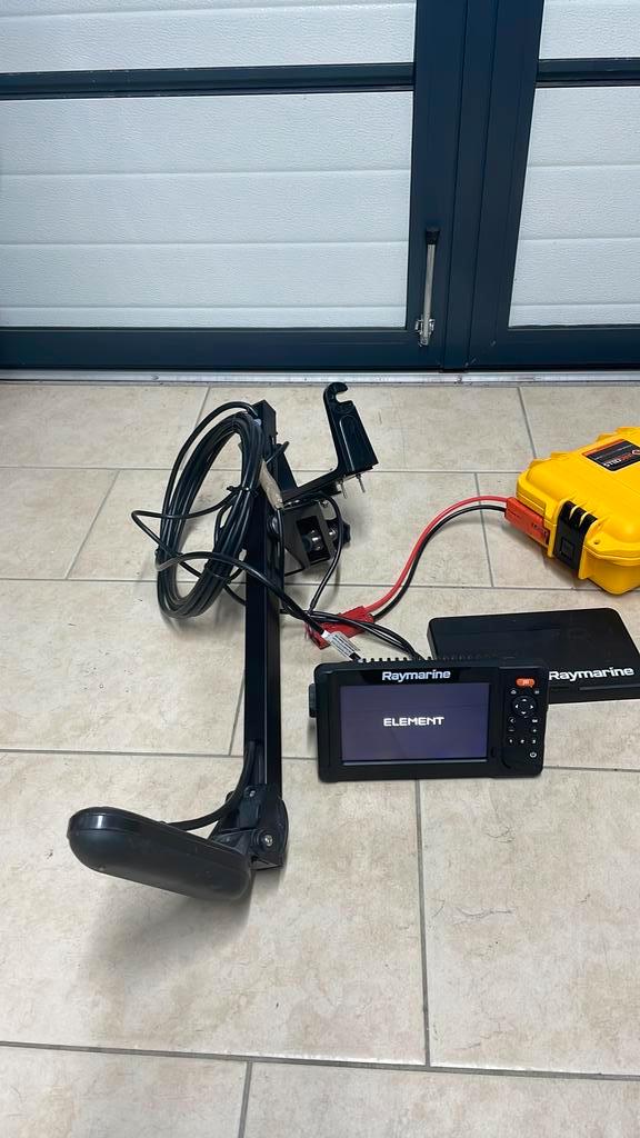 Raymarine ELEMENT 7 HV inclusief transducerstang, Watersport en Boten, Navigatiemiddelen en Scheepselektronica, Zo goed als nieuw