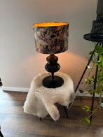 Te Koop: Mooie tafellamp met sfeervolle kap, Huis en Inrichting, Ophalen, Zo goed als nieuw, Metaal, 50 tot 75 cm