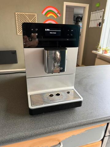 Miele cm 5510  koffiemachine beschikbaar voor biedingen