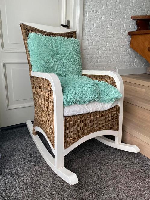 Heerlijke voedstoel schommelstoel, Huis en Inrichting, Fauteuils, Gebruikt, Ophalen