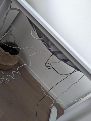 IKEA BEKANT Desk 140x60 - afbeelding 2