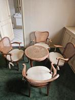 Biezestoelen en tafel, Ophalen