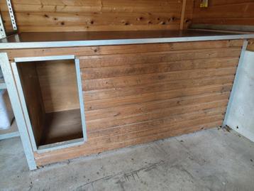 geisoleerd hondenhok voor buiten  beschikbaar voor biedingen